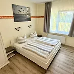 Kastanienhof Garni Hotel Zinnowitz