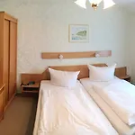 Hotel Kastanienhof Garni 3*