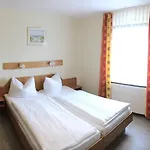 Hotel Kastanienhof Garni 3*