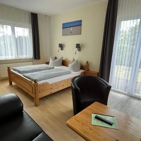 Kastanienhof Garni Hotel Zinnowitz