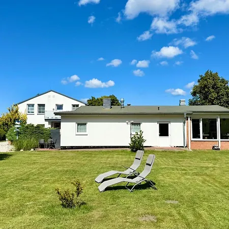 Kastanienhof Garni מלון