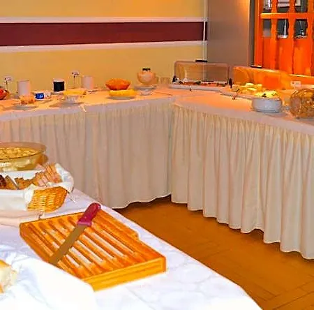 Kastanienhof Garni Hotell 3*
