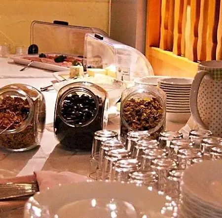 Hotell Kastanienhof Garni 3*