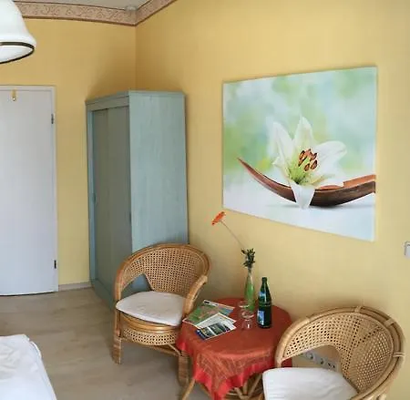 Kastanienhof Garni מלון